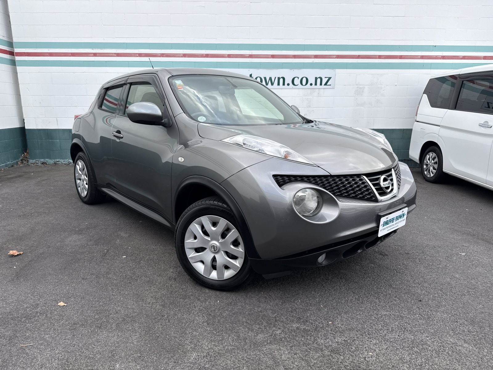 2013 NISSAN JUKE 15RX