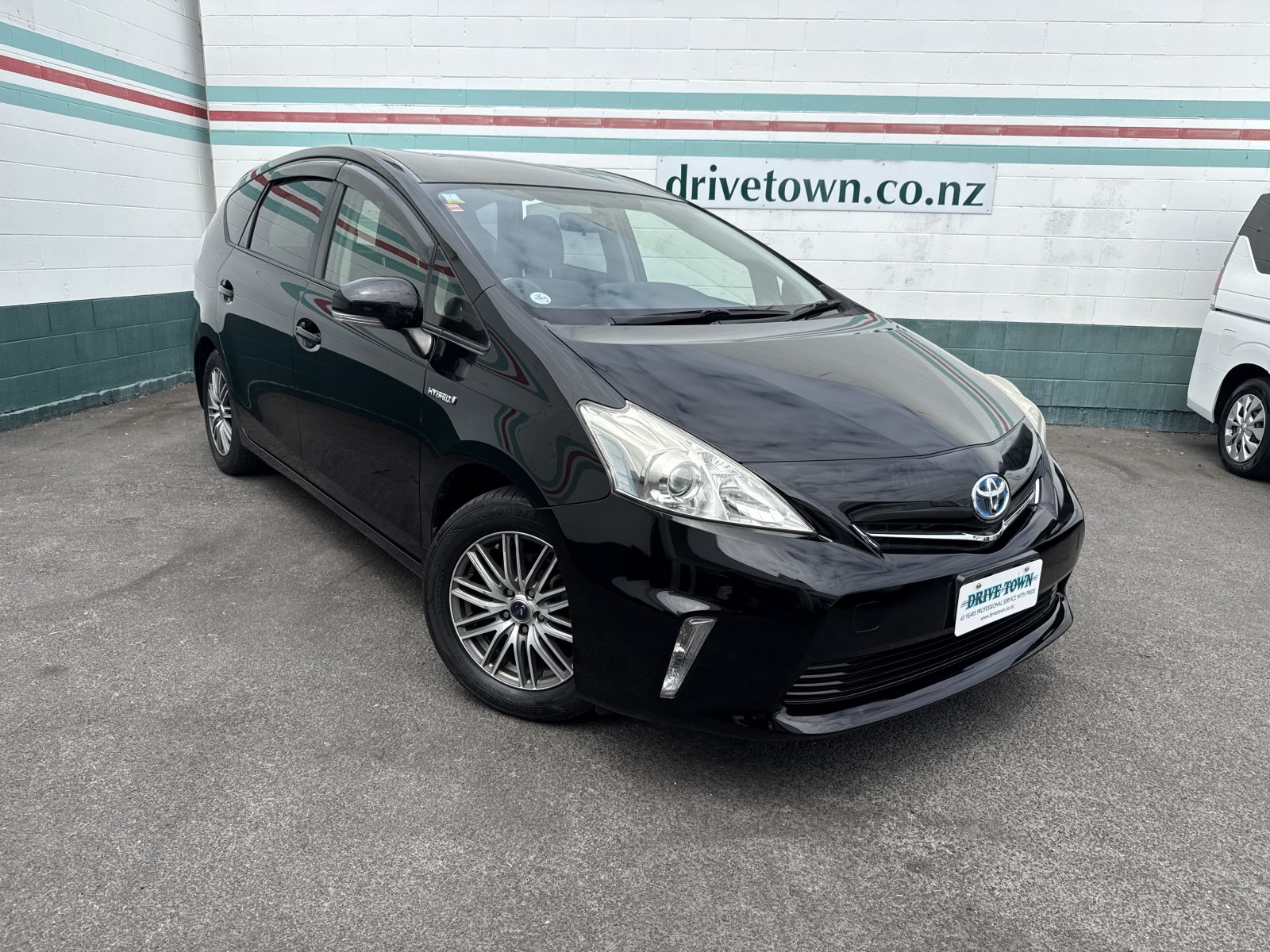 2014 TOYOTA PRIUS Alpha Hybrid S