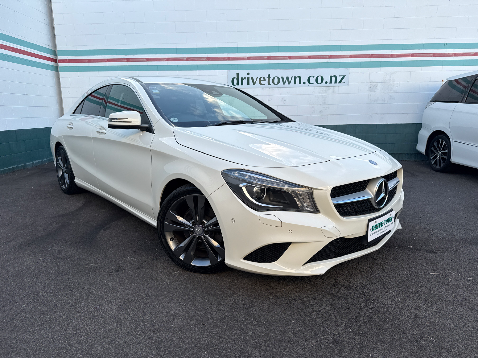 2016 MERCEDES-BENZ CLA 180