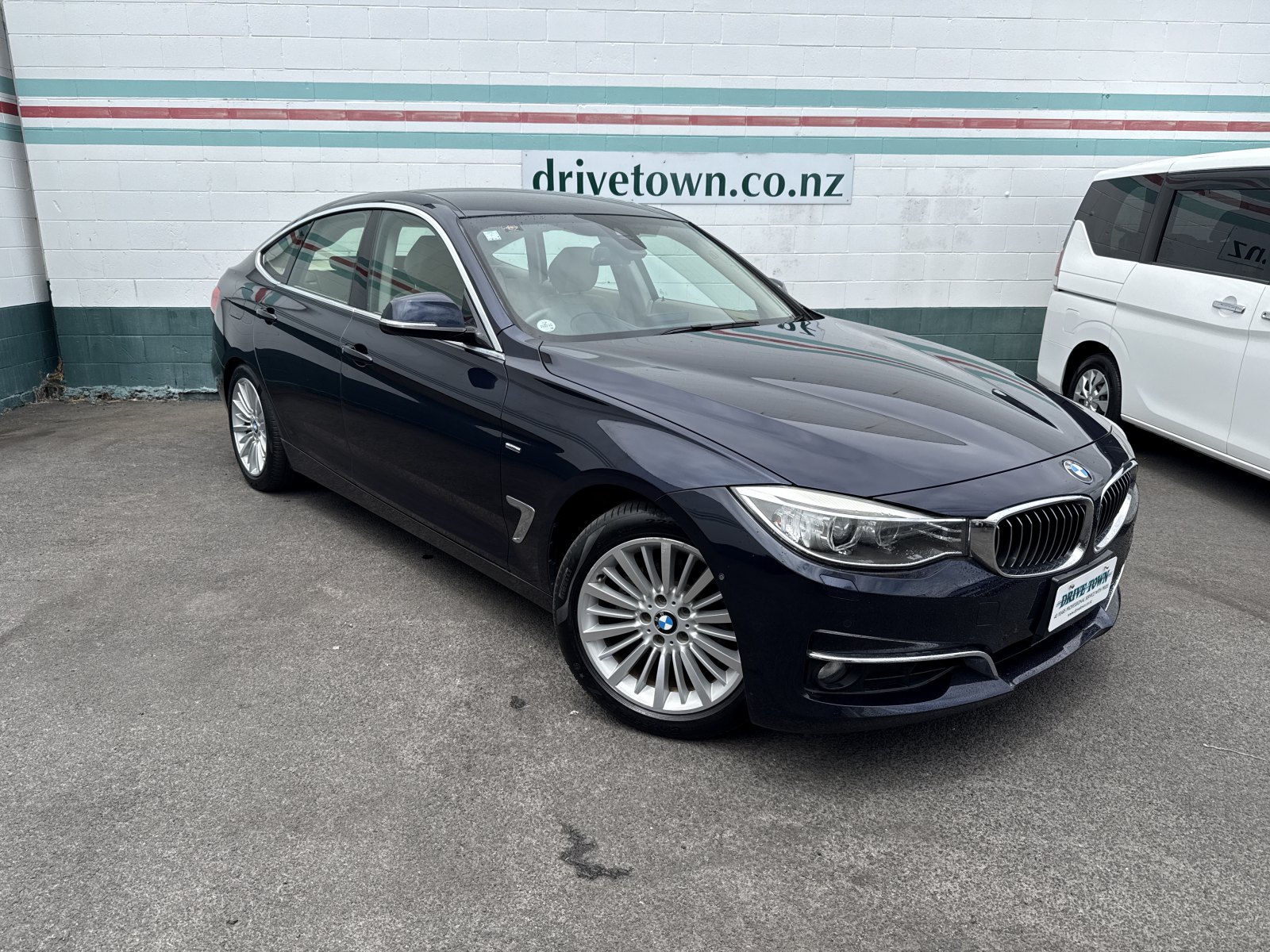 2016 BMW 320i GT Gran Turismo Luxuary