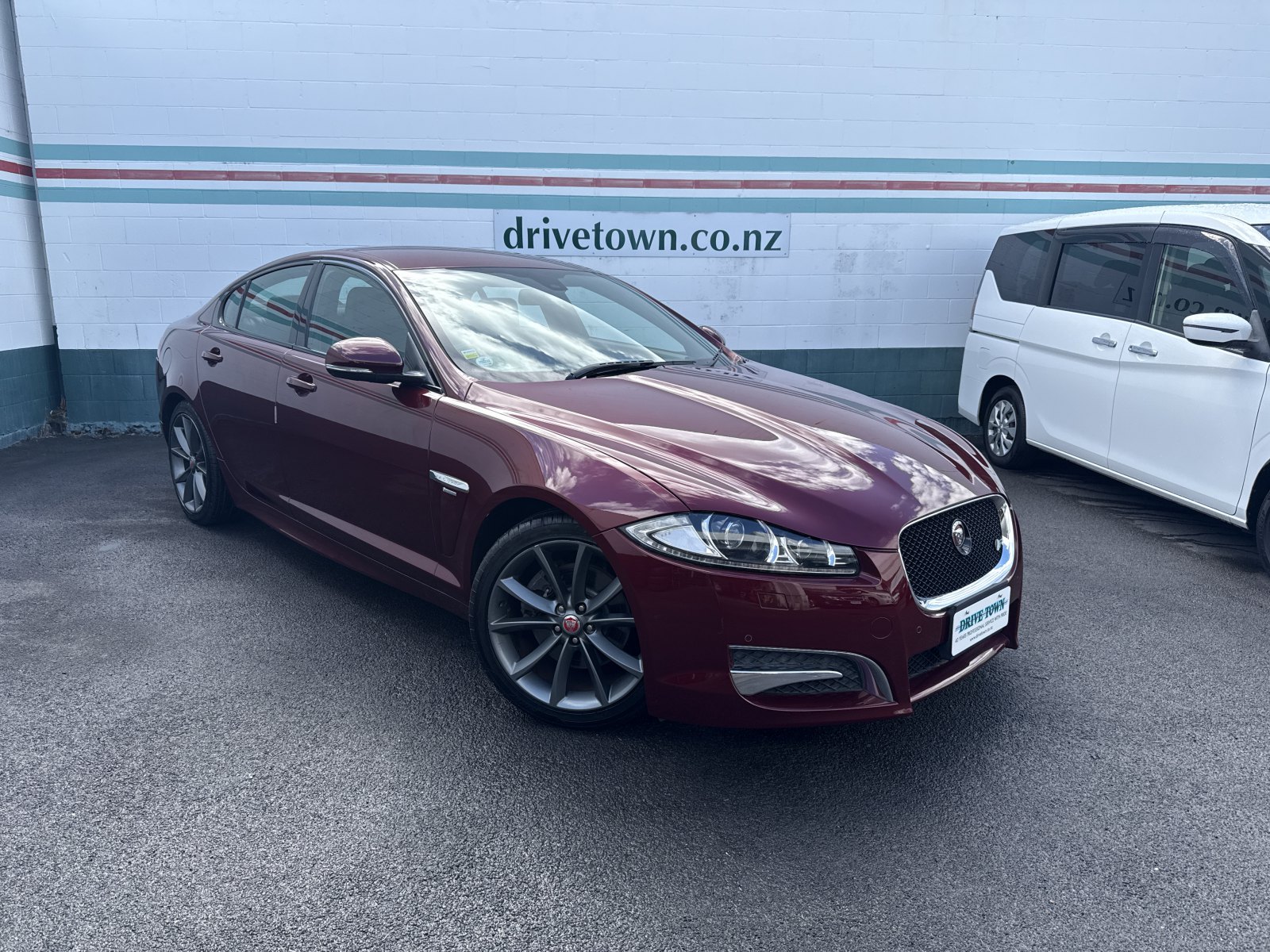 2015 JAGUAR XF R Sport