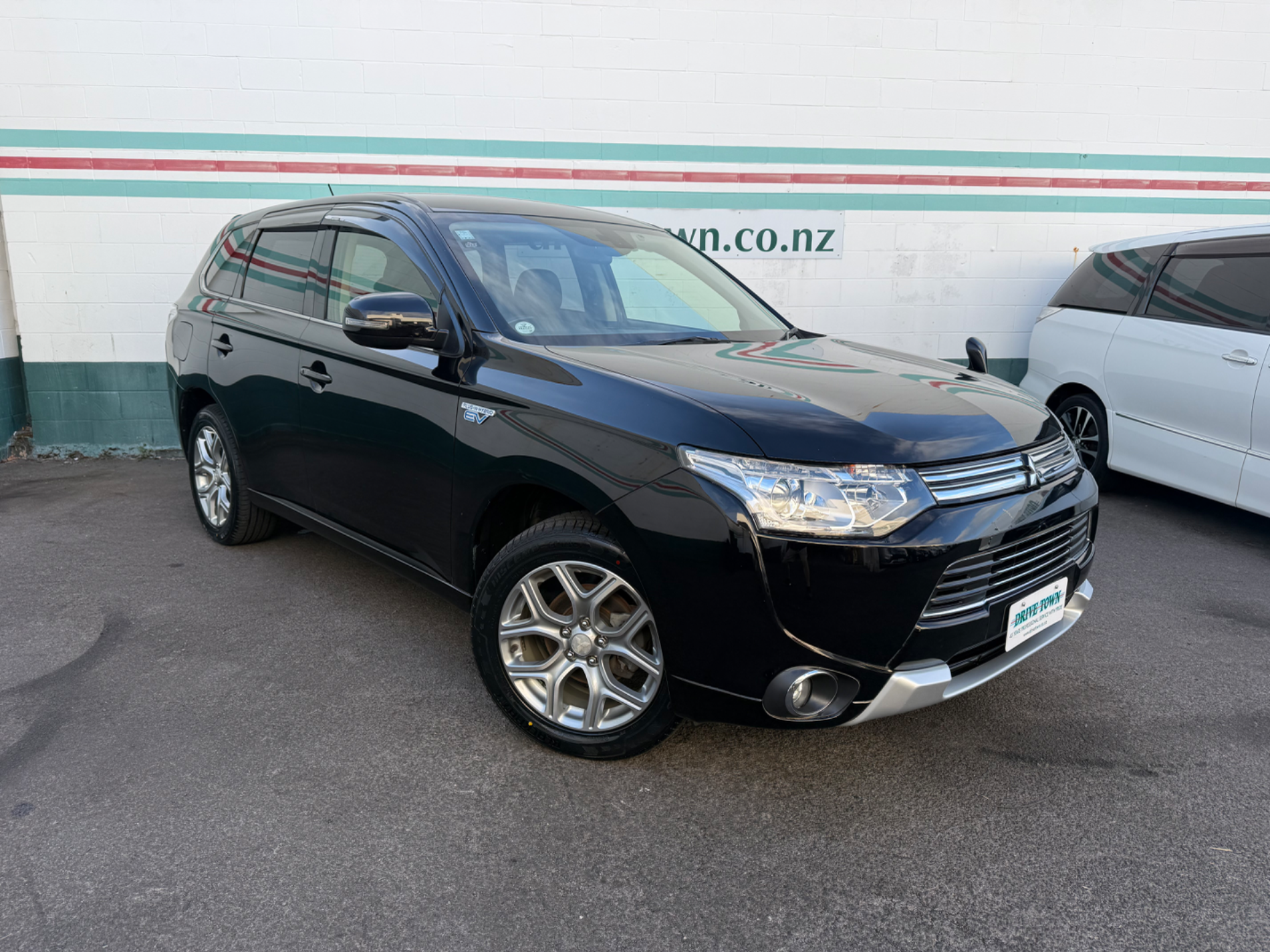 2014 MITSUBISHI OUTLANDER PHEV 4WD G Safety Package