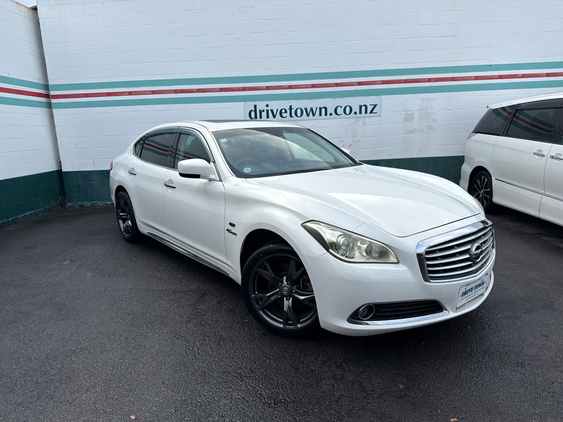 2013 NISSAN CIMA 350GT Hybrid Sunroof