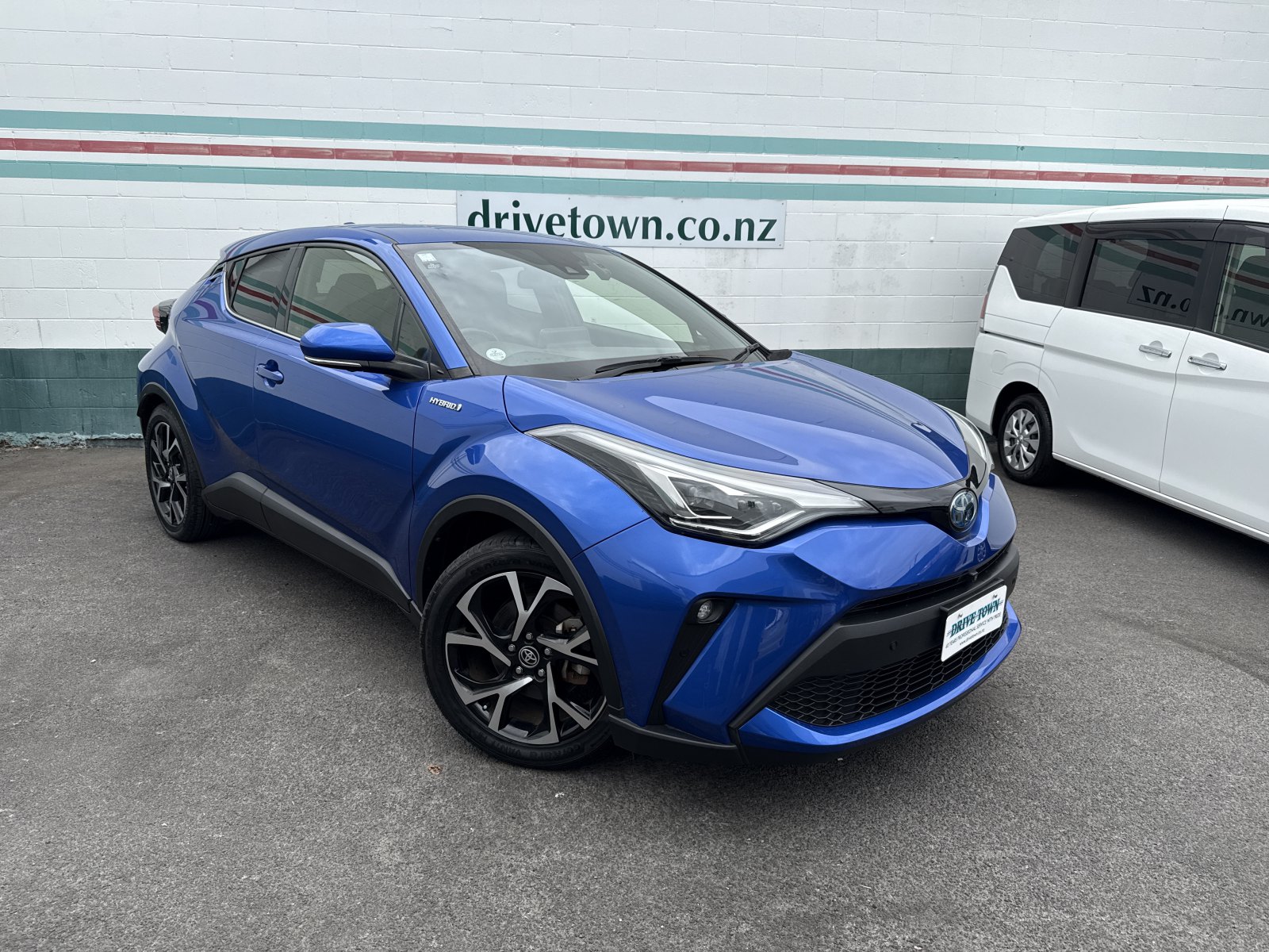 2020 TOYOTA C-HR Hybrid G Safety Sensing