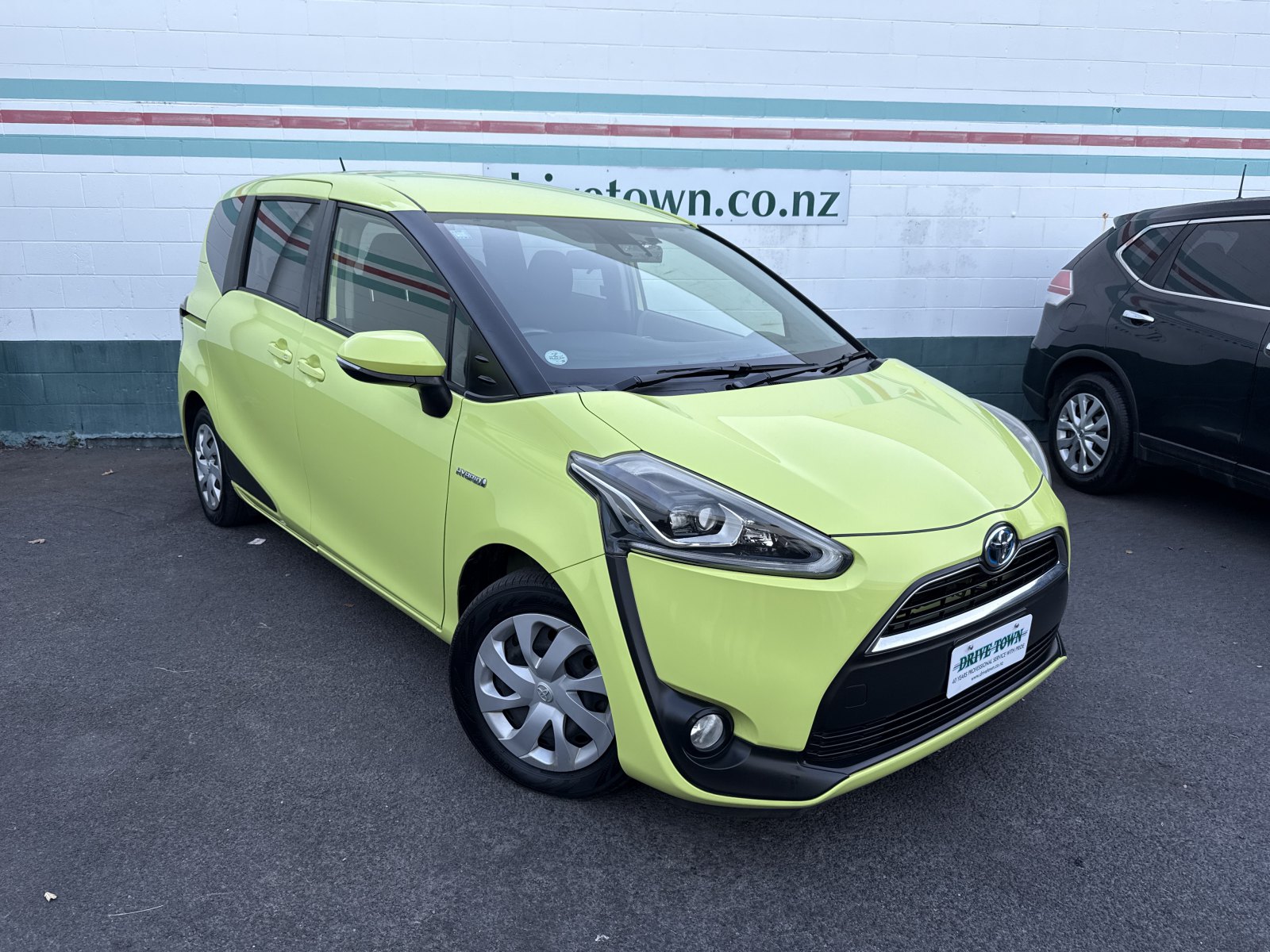 2015 TOYOTA SIENTA Hybrid G 7 Seat