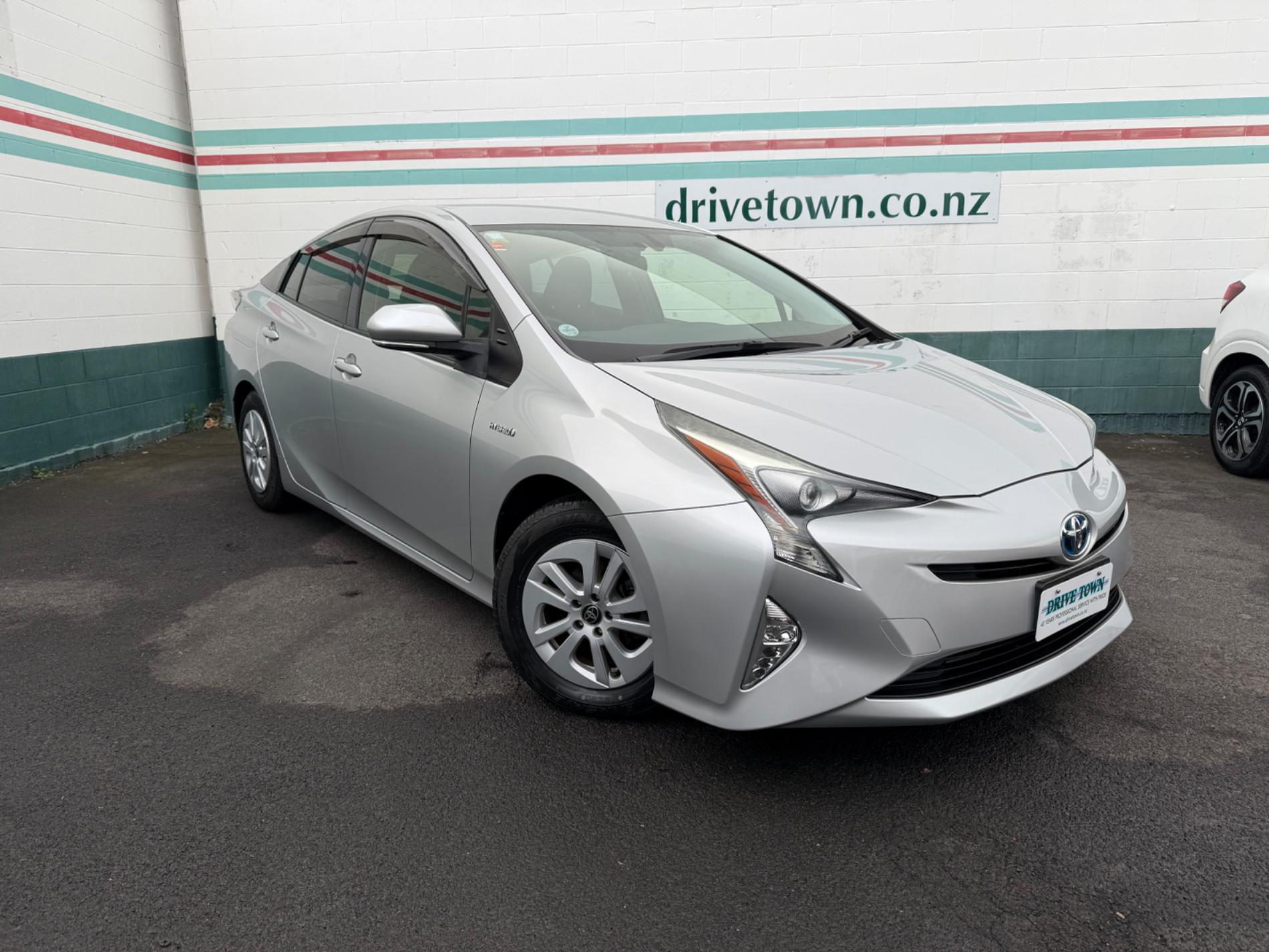 2019 TOYOTA PRIUS S
