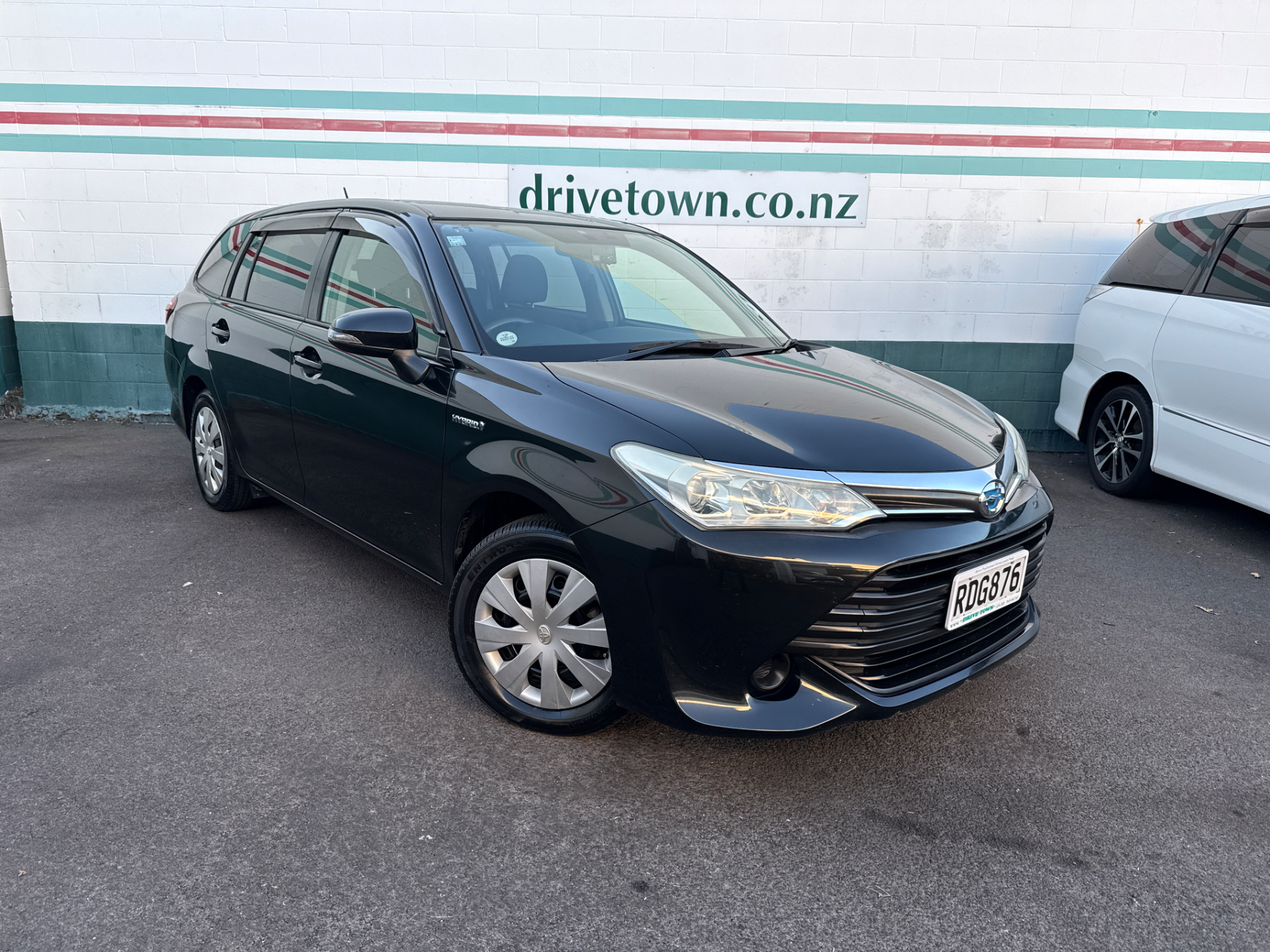 2015 TOYOTA COROLLA Fielder Hybrid Facelift