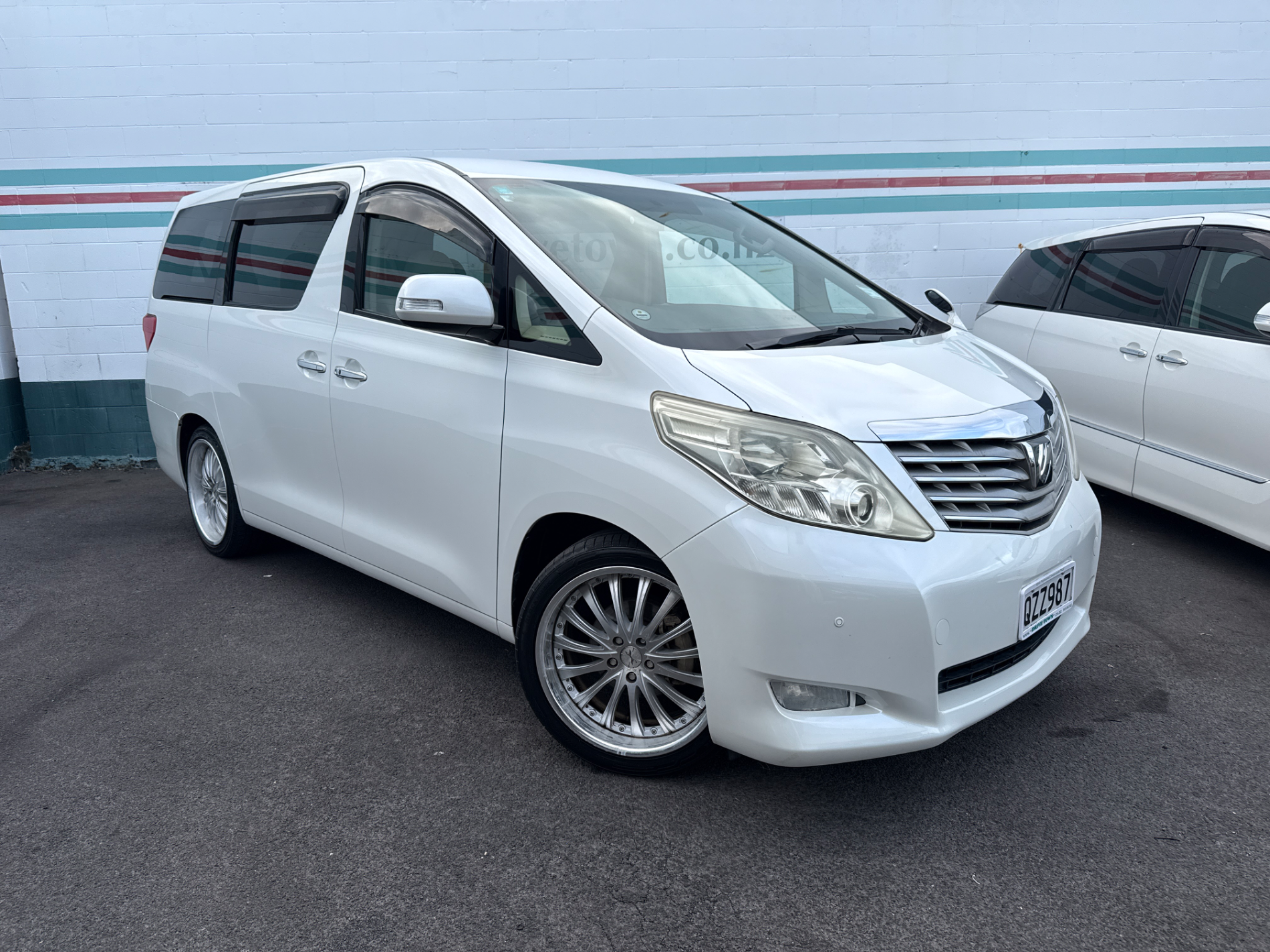 2009 TOYOTA ALPHARD 240X 8 Seat