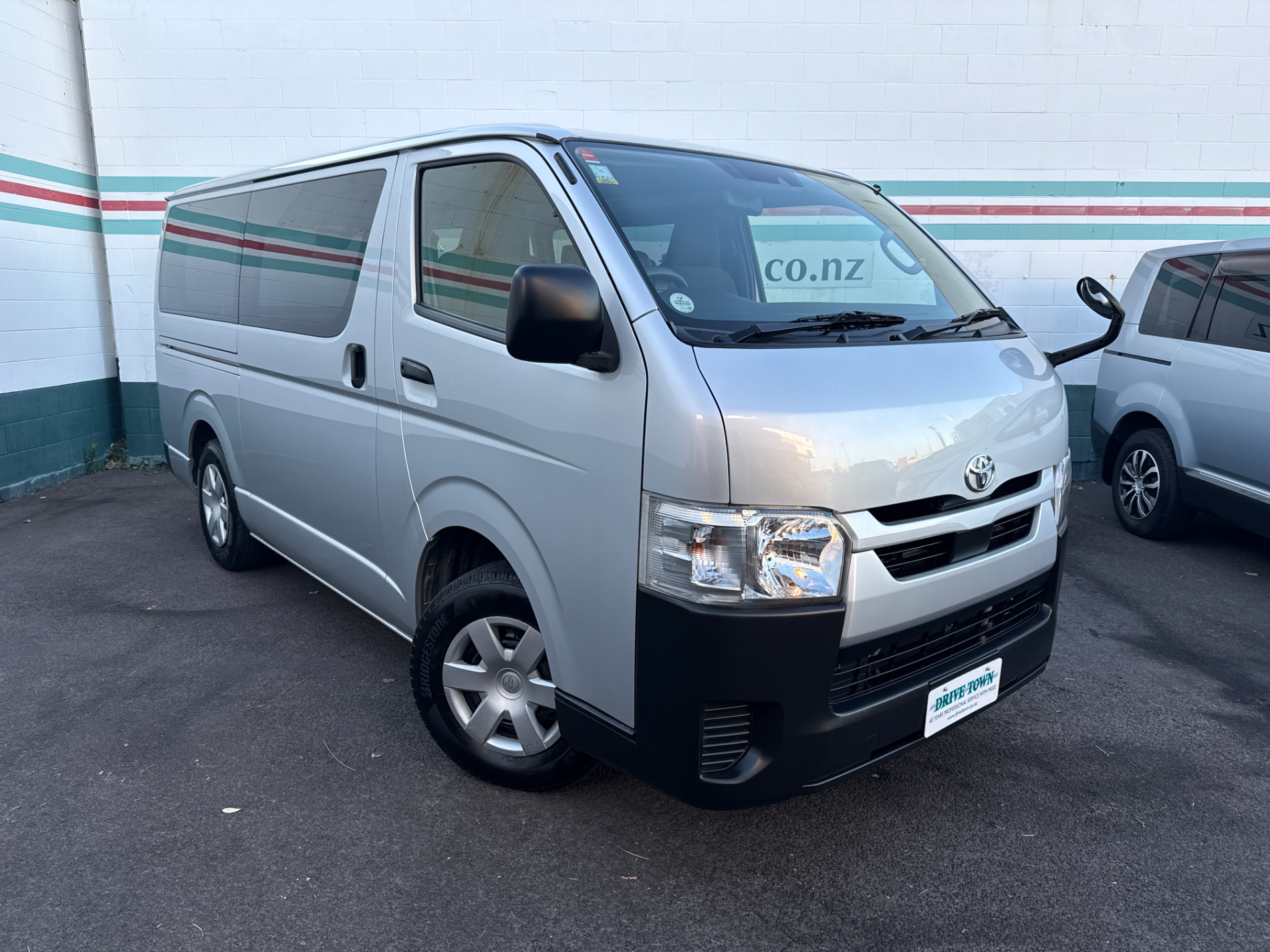 2022 TOYOTA Hiace VAN DX 5 Door